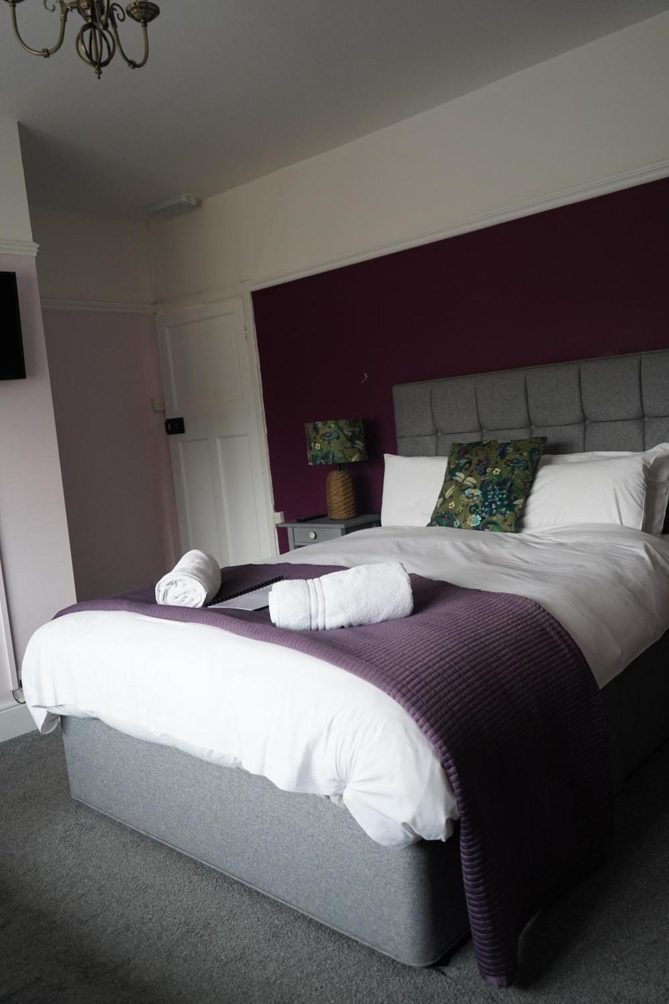 The George Middle Wallop 4*